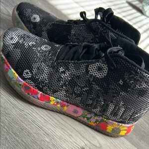 NOBULL Black Athletic Shoes with Mesh Upper and Camouflage Pattern